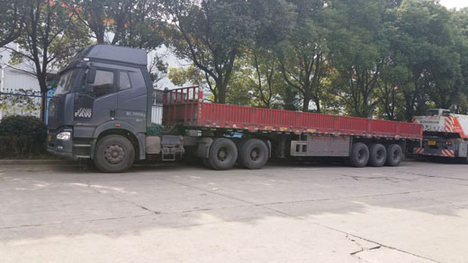 偉博物流貨運卡車